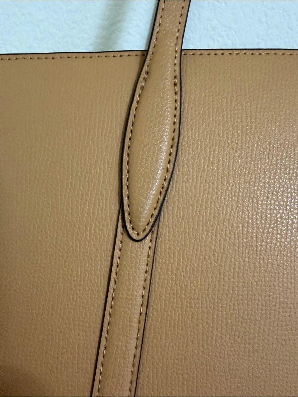 ✨ NWT Kate Spade Cara Refined Grain Leather Large Tote with Luggage Tag Accent ✨